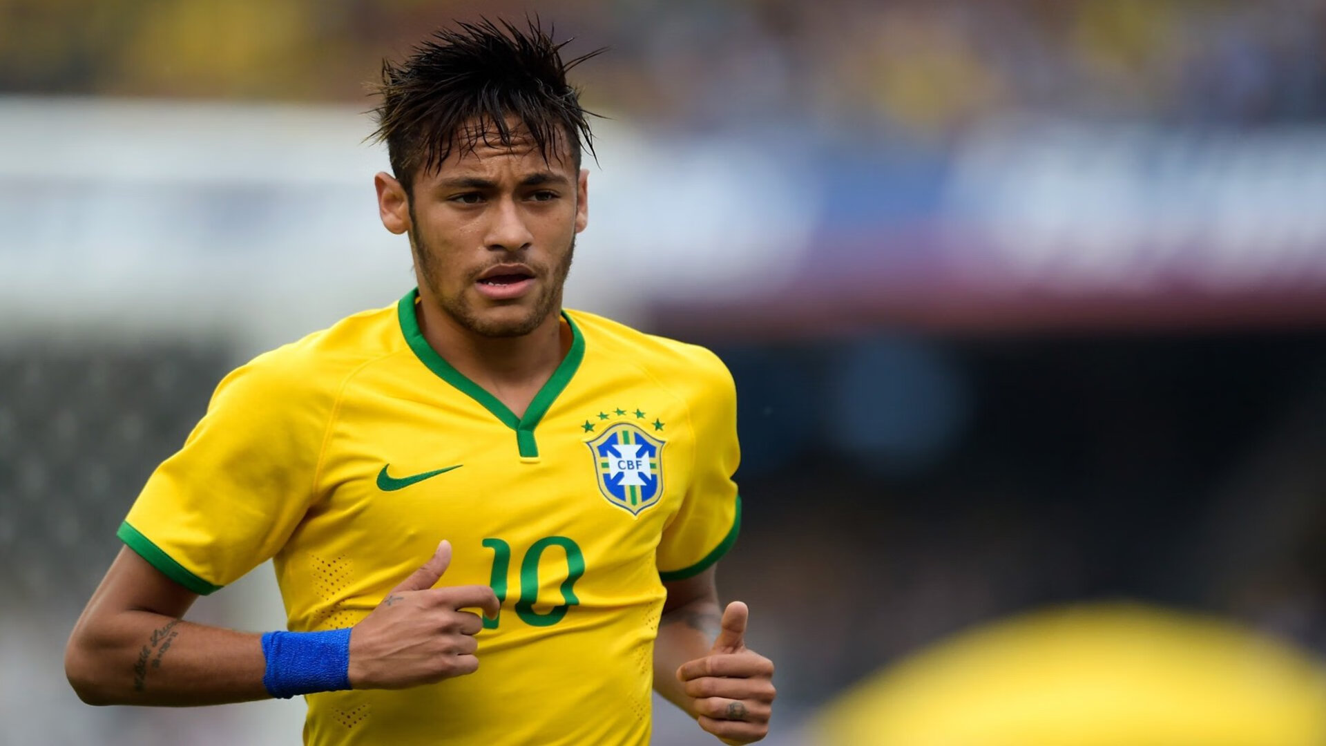 未来五年重点引入高水平外援，提高联赛竞争力，引进高水平外援不利于中国足球的发展